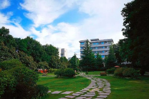 石家庄中英航空中等专业学校航空空乘航空直升机就业前景