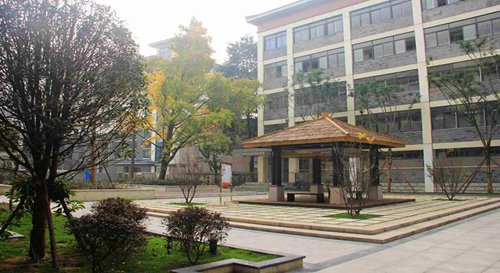 厦门2023男孩子学什么专业前景比较好 如何选择专业