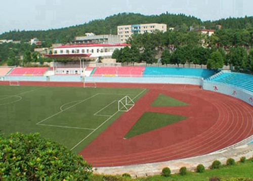 吕梁经济管理学校2024年学费多少